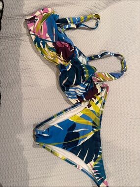 Shade & Shore Blue, Green & Pink Tropical Bikini Set 36D top